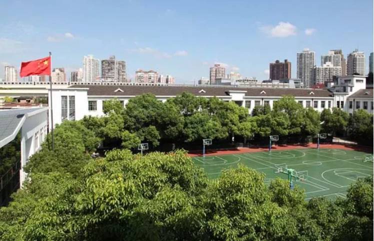 上海新华初级中学图片