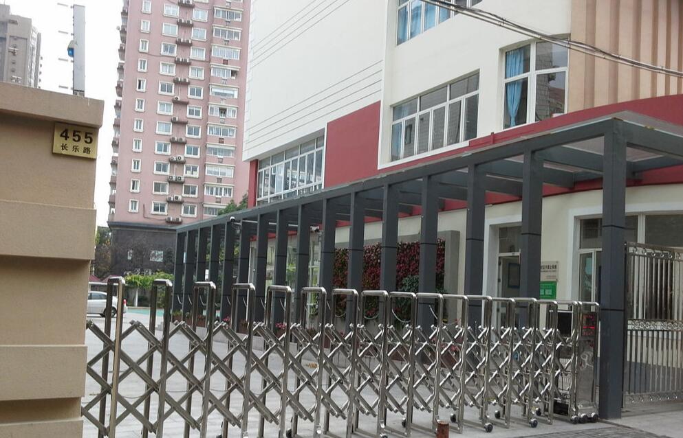 上海徐汇区位育实验学校图片